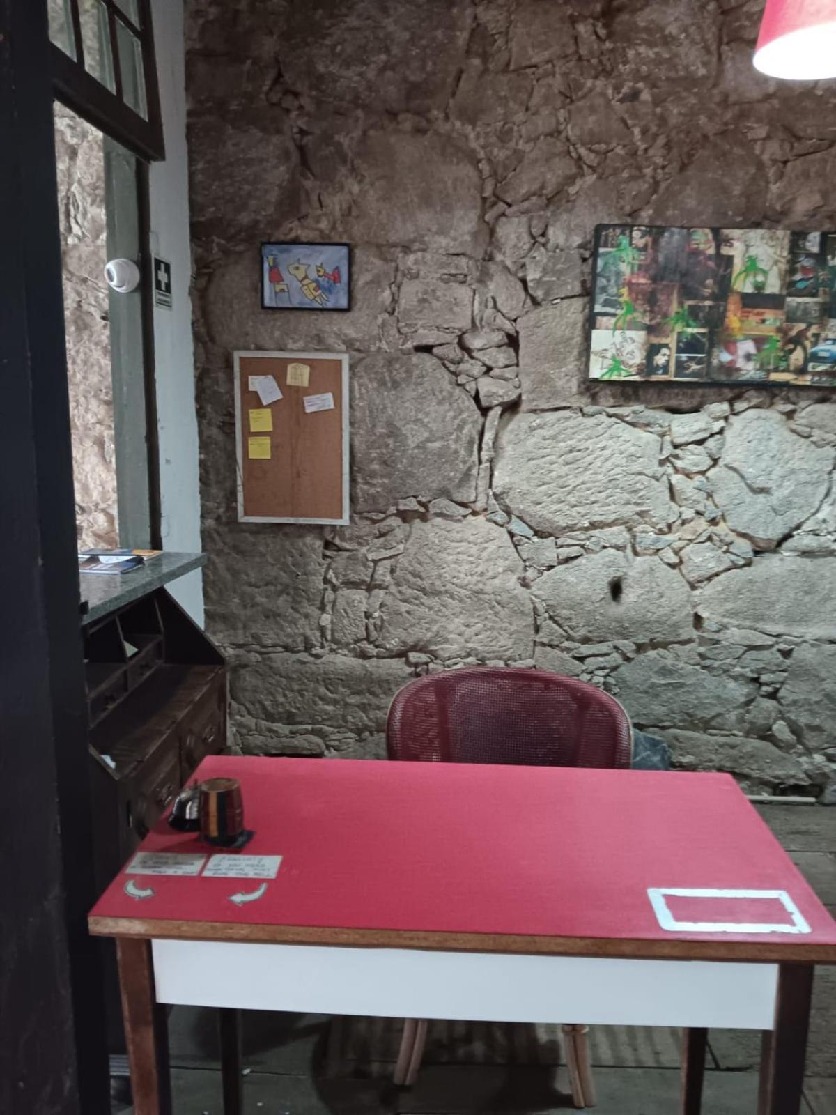 Family Adams House Hostel Брага Экстерьер фото