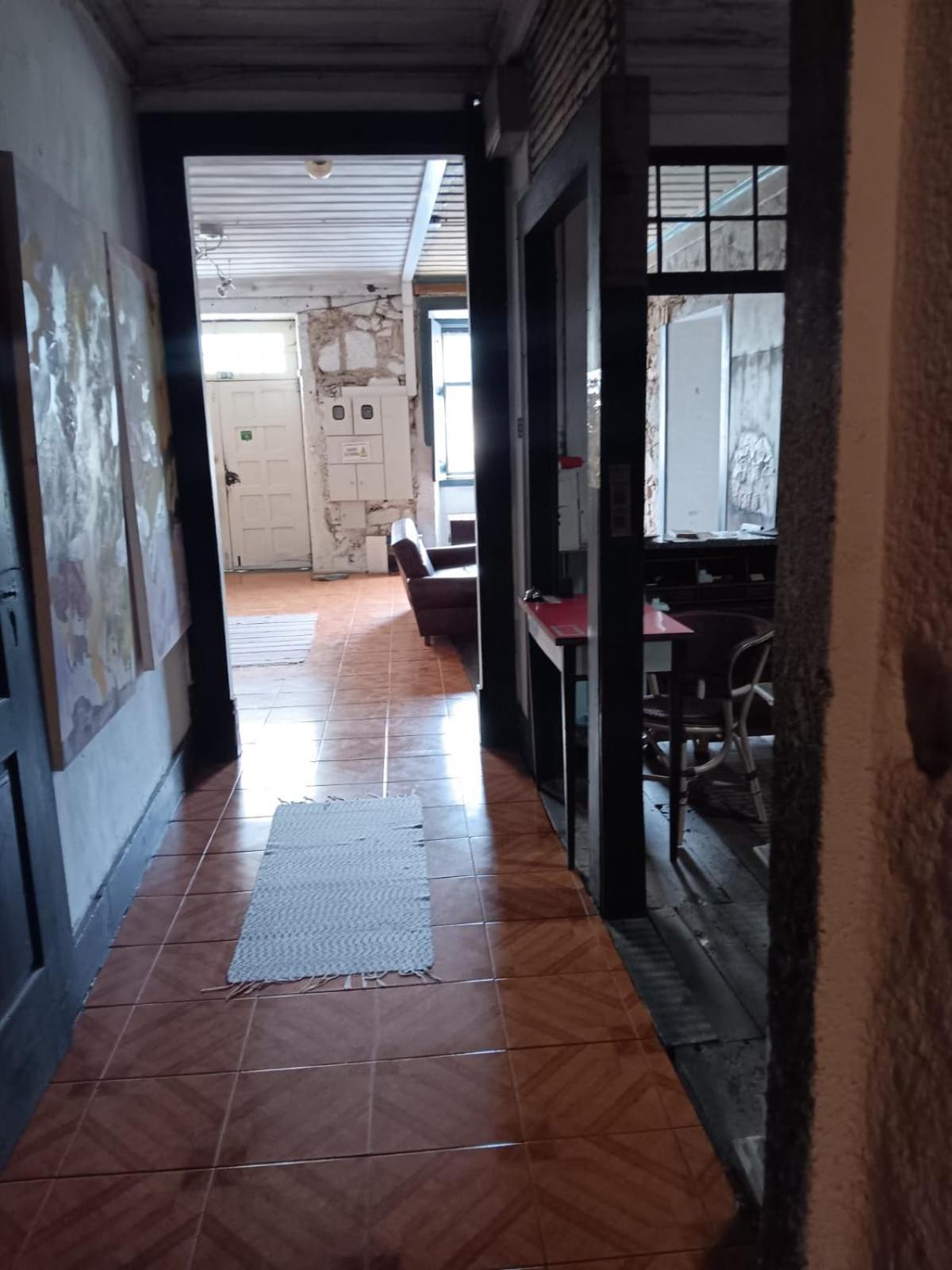 Family Adams House Hostel Брага Экстерьер фото
