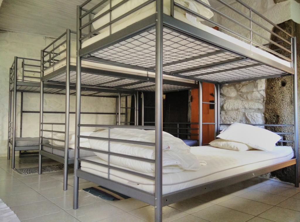 Family Adams House Hostel Брага Экстерьер фото
