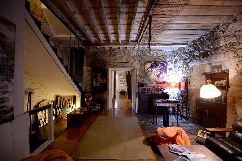 Family Adams House Hostel Брага Экстерьер фото