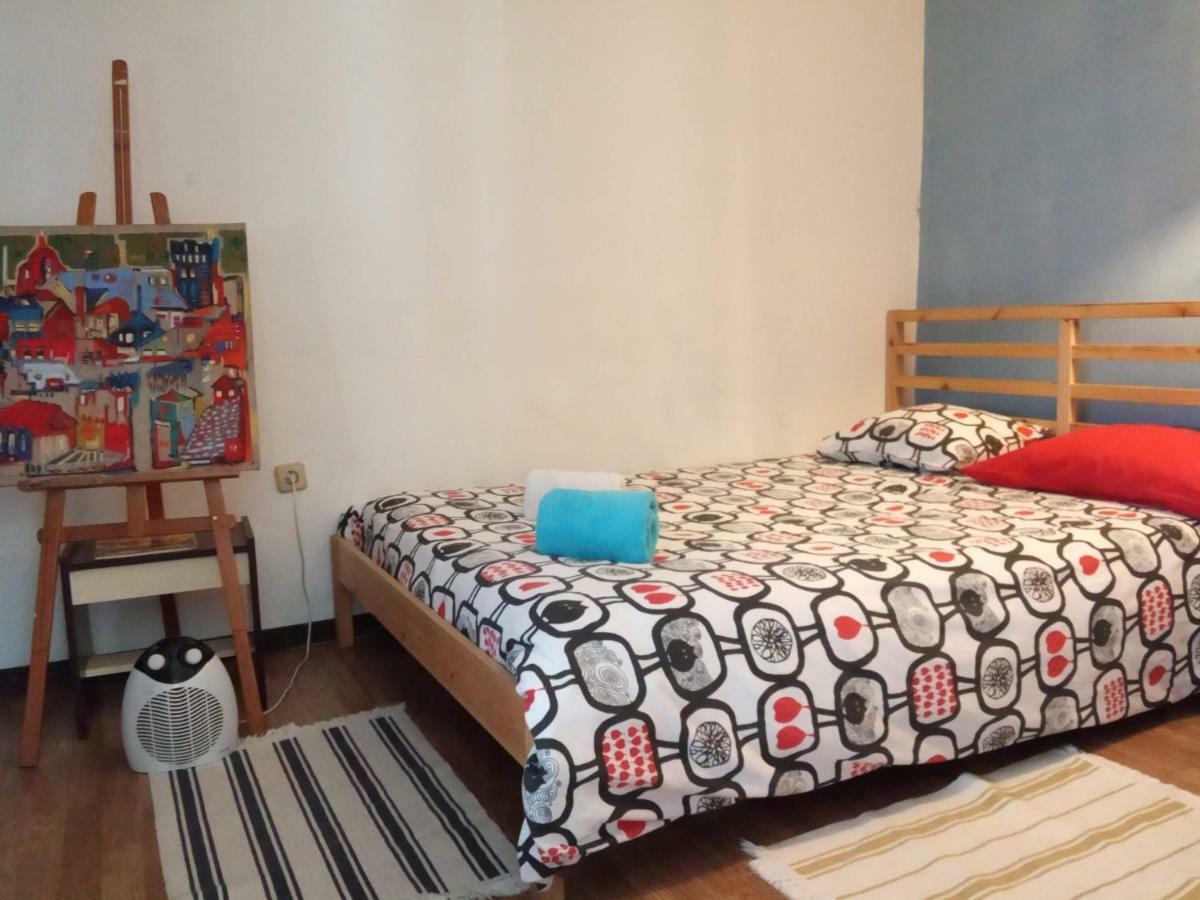 Family Adams House Hostel Брага Экстерьер фото