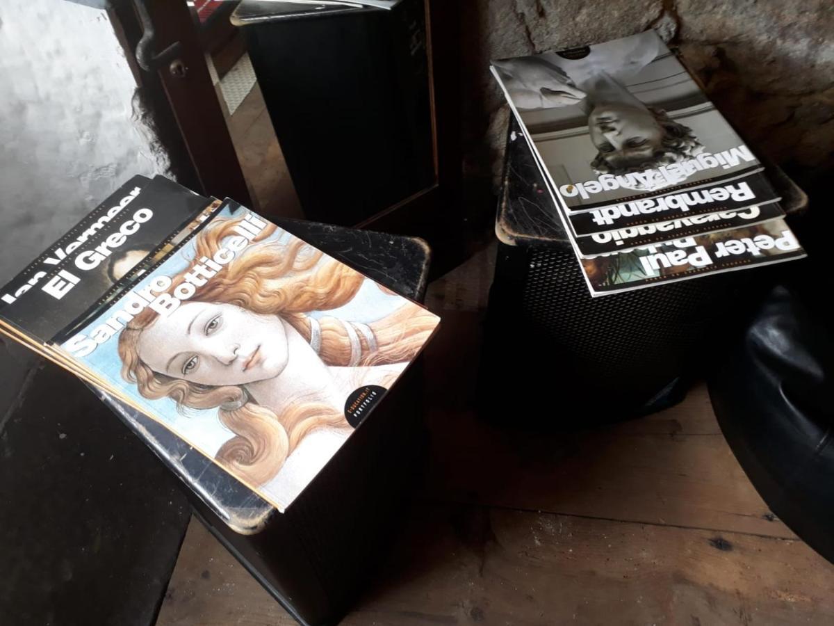 Family Adams House Hostel Брага Экстерьер фото